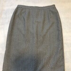 Women’s Pencil Skirt Size 12 Black White Rayon Blend Elastic Waist. Work/Office